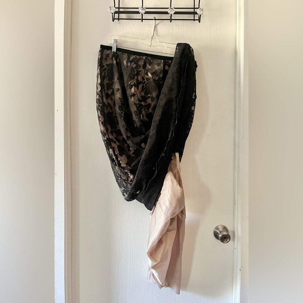TALBOTS Black Floral Lace over Gold Lining Maxi Skirt - Picture 6 of 9